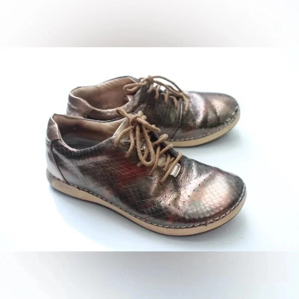 Alegria Sneakers